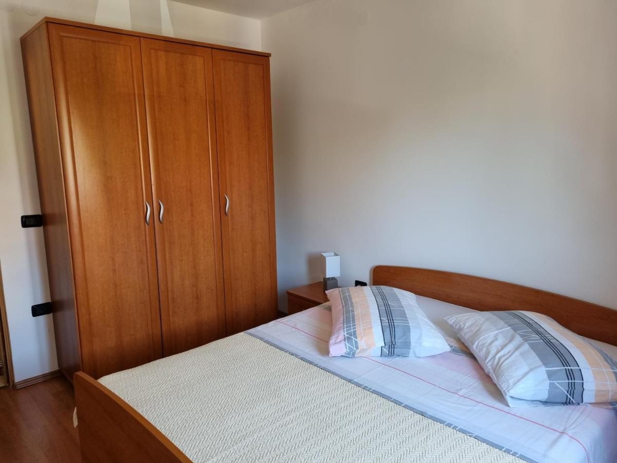 N&G Apartments Rovigno Esterno foto