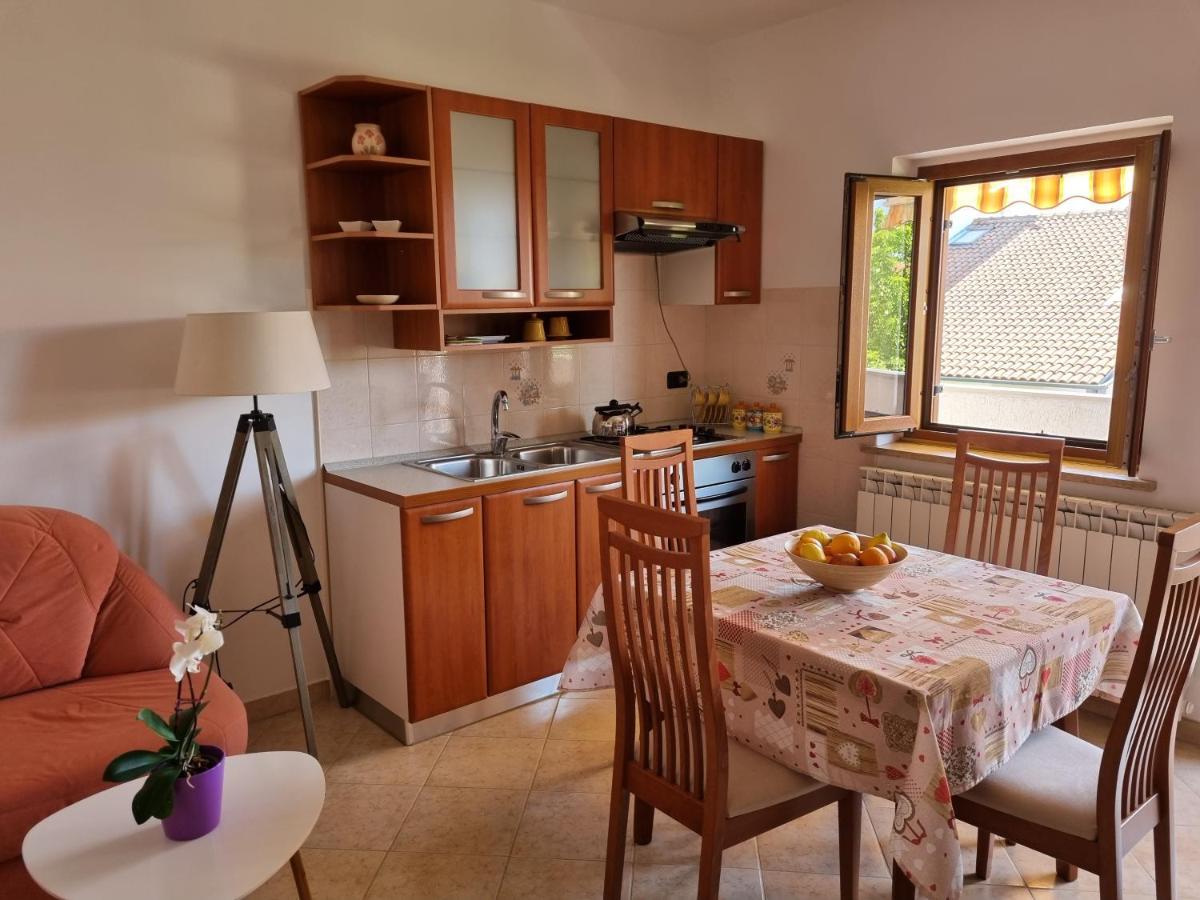N&G Apartments Rovigno Esterno foto