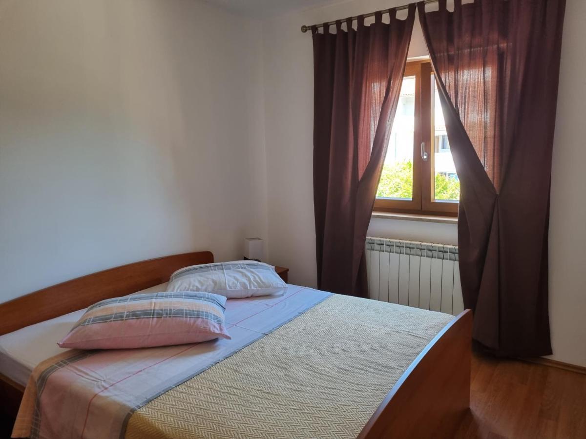 N&G Apartments Rovigno Esterno foto