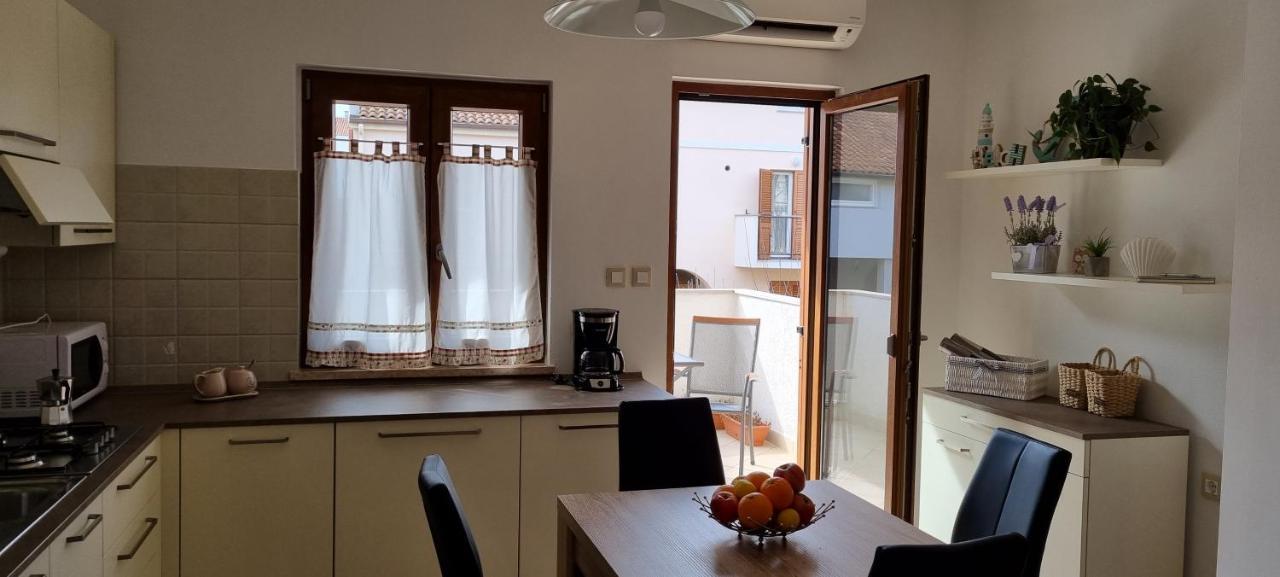 N&G Apartments Rovigno Esterno foto